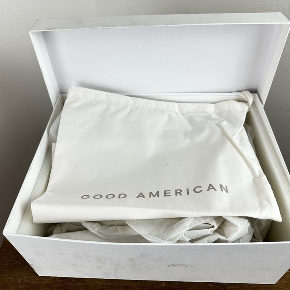 NIB- Good American Clear Wedge Sandals White Terry Size 9 GA077T-X - Picture 4 of 4